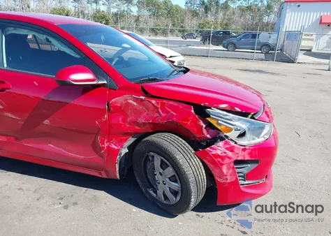 2021 Kia Rio S z USA, uszkodzony, nr VIN 3KPA24AD8ME385618